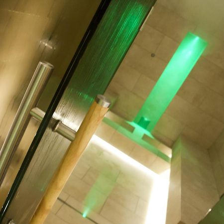 קאטוליקה Hotel Queen Mary מראה חיצוני תמונה