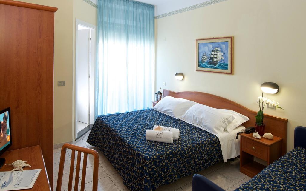 קאטוליקה Hotel Queen Mary חדר תמונה